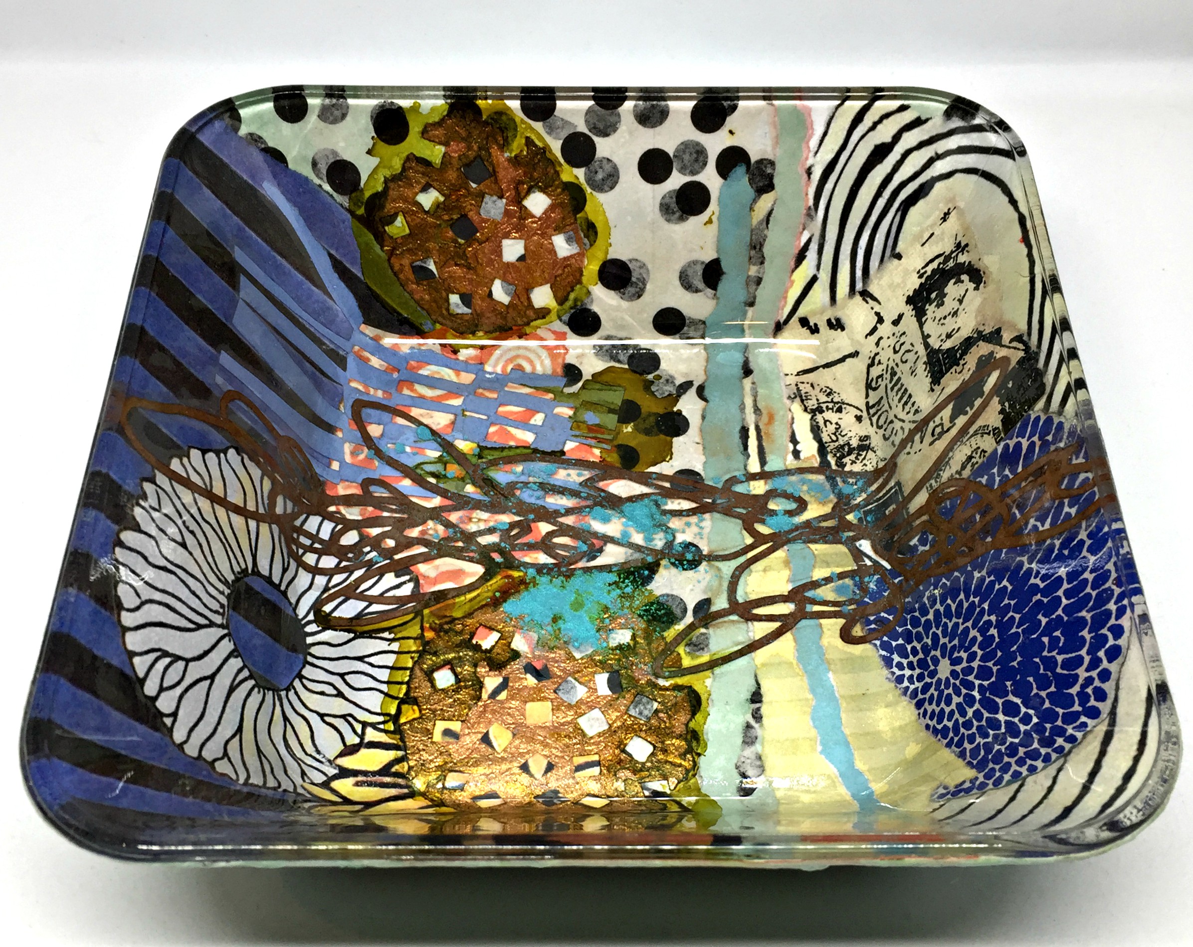Bell.Small Square Bowl 30