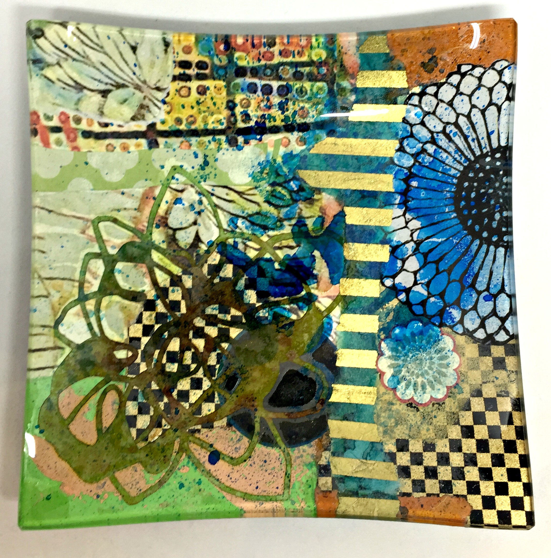 Bell.6, 5 Square Plate