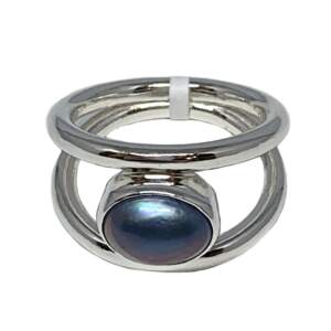 Sterling silver and 1.5 ct Tahitian pearl ring by A&R Jewellery | Effusion Art Gallery + Cast Glass Studio, Invermere BC